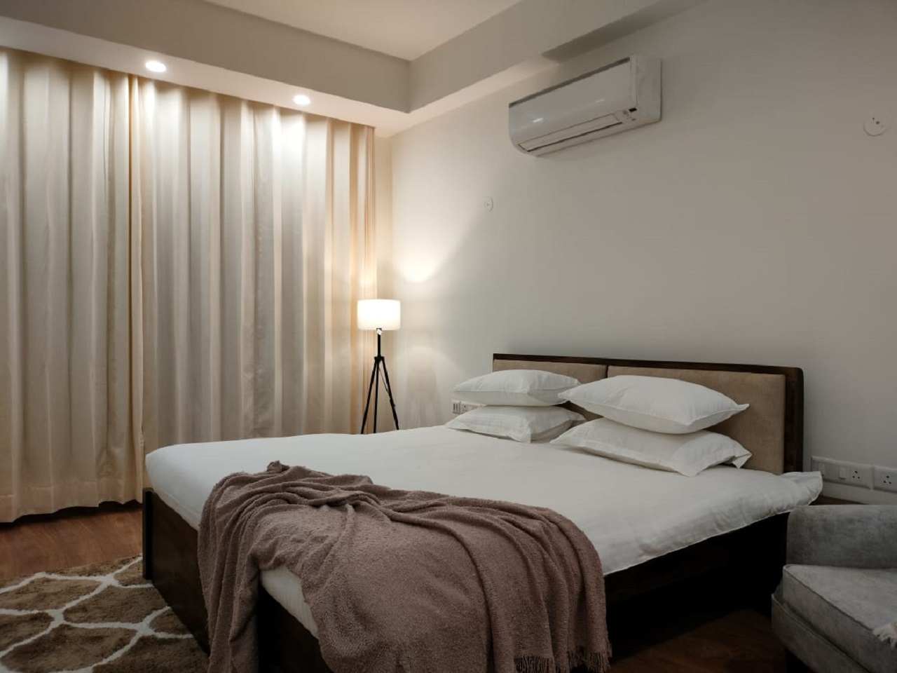 Liv Regalia Service Apartments Gurgaon Golf Course road | Deluxe Room